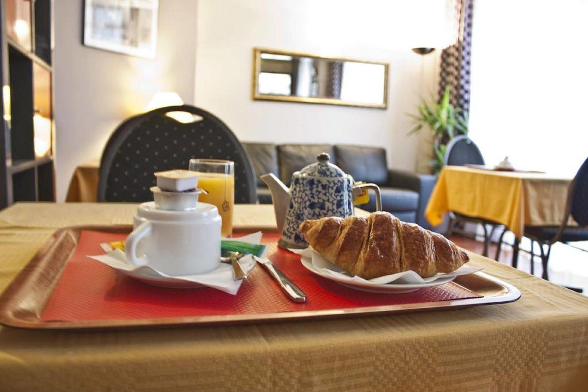 Hotel Hippodrome Paris Eksteriør bilde
